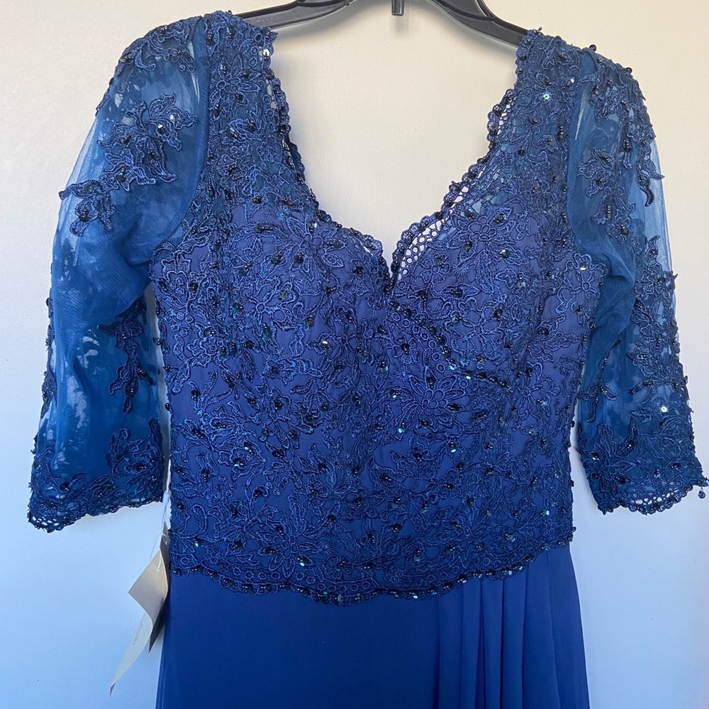 Elegant Blue Gown with Sweetheart Neckline and Bishop Sleeves